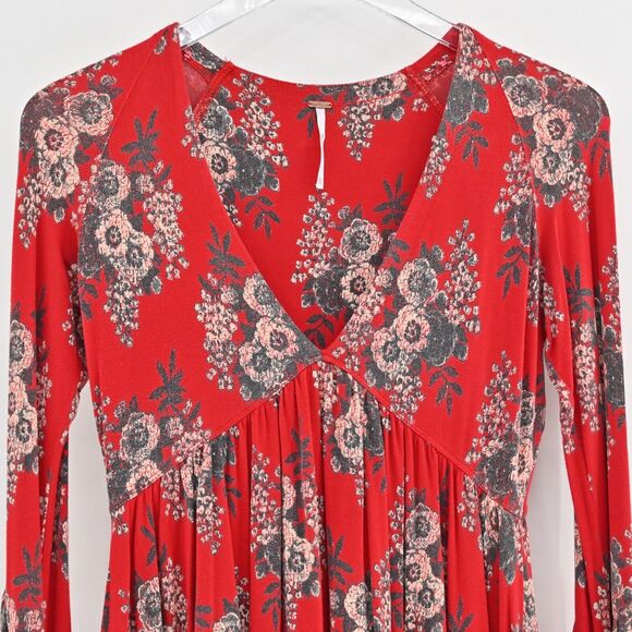 FREE PEOPLE Top Womens Size XS Speak Easy Red Floral V Neck Bell Sleeve Babydoll - Picture 2 of 12
